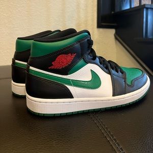 Air Jordan 1 Mid Pine Green